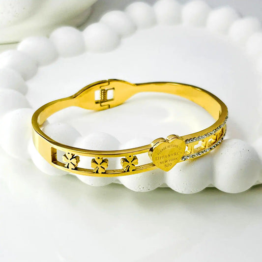 Personalized Heart Shaped Letter Fashionable and Minimalist Bracelet